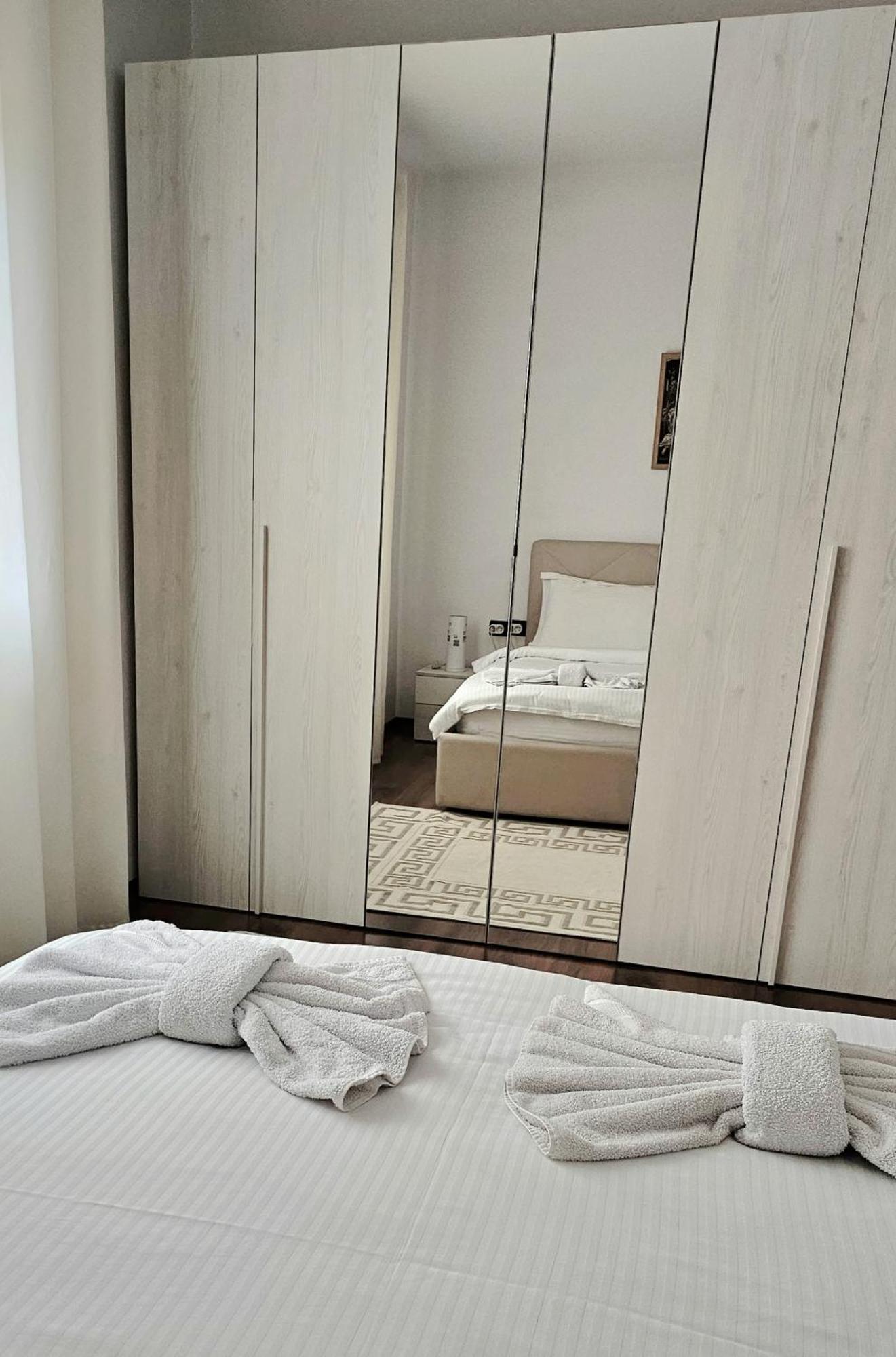Lake Apartment Apartment Tirana